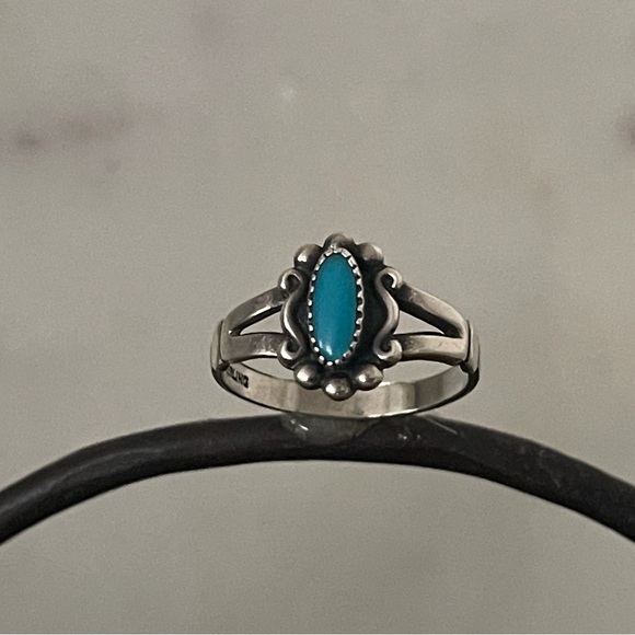 Vintage Turquoise Sterling Ring. - Picture 2 of 11